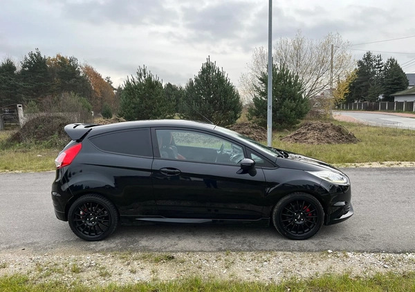 Ford Fiesta cena 43900 przebieg: 104000, rok produkcji 2014 z Kielce małe 742